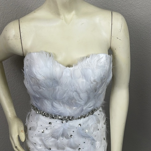 NWT Mac Duggal White Feather Rhinestone Sweetheart Strapless Gown Dress Wedding - Picture 5 of 17